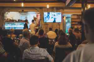 Gastraum mit Personen